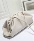 Сумка Bottega Veneta The Pouch Mist Clutch
